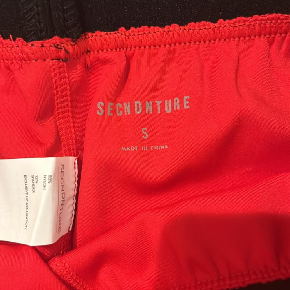BNWT! SECNDNTURE Women’s Red/Black Long Biker Compression Shorts ❤️🖤 - Picture 5 of 7